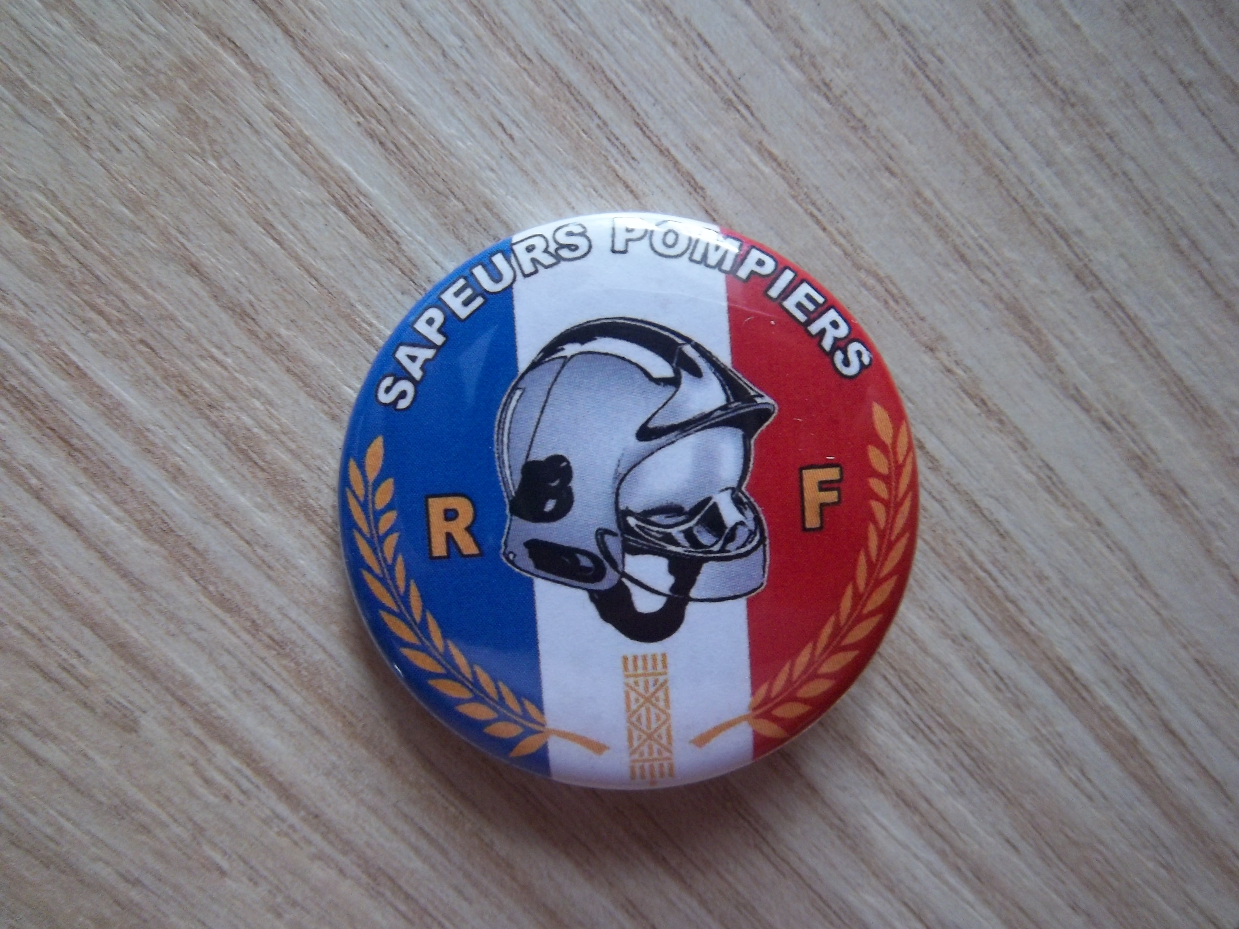 Badge des Sapeurs-Pompiers 38mm - Neuf - Miniature 3