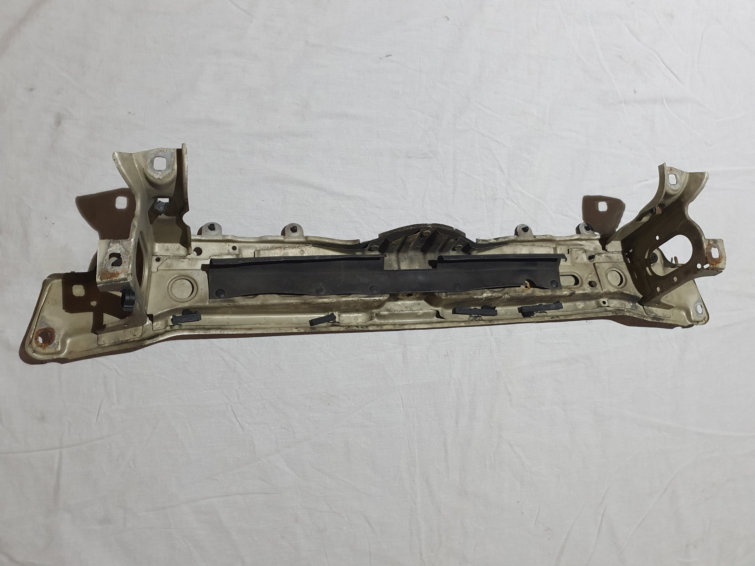 Tôle supérieure de radiateur Alfa Romeo 156 1997-2002