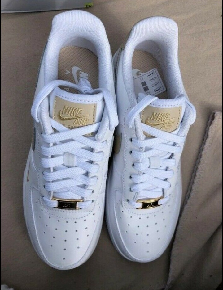 Nike air force blanc beige