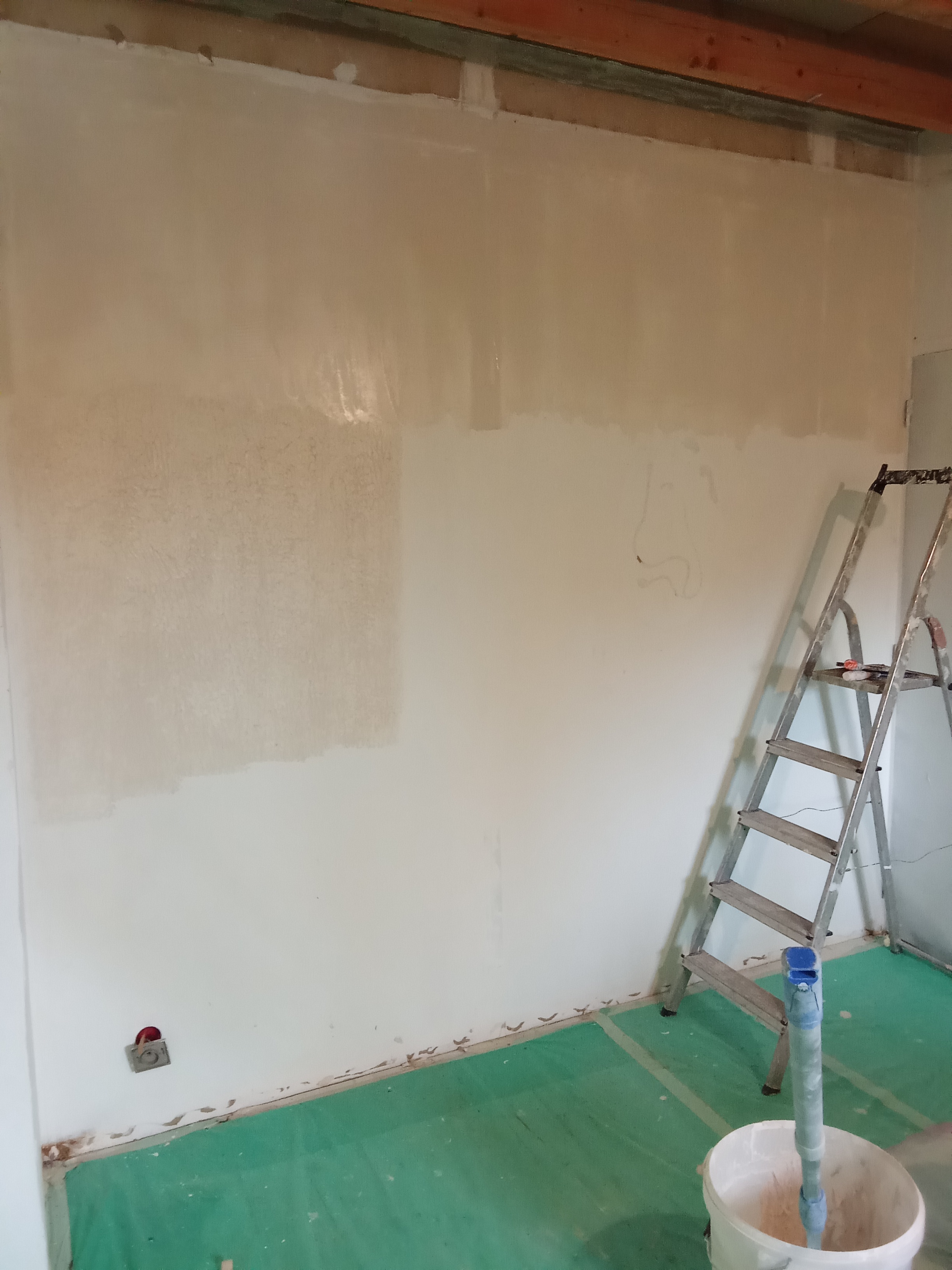 Travaux d'enduit et peinture disponible - Miniature 2