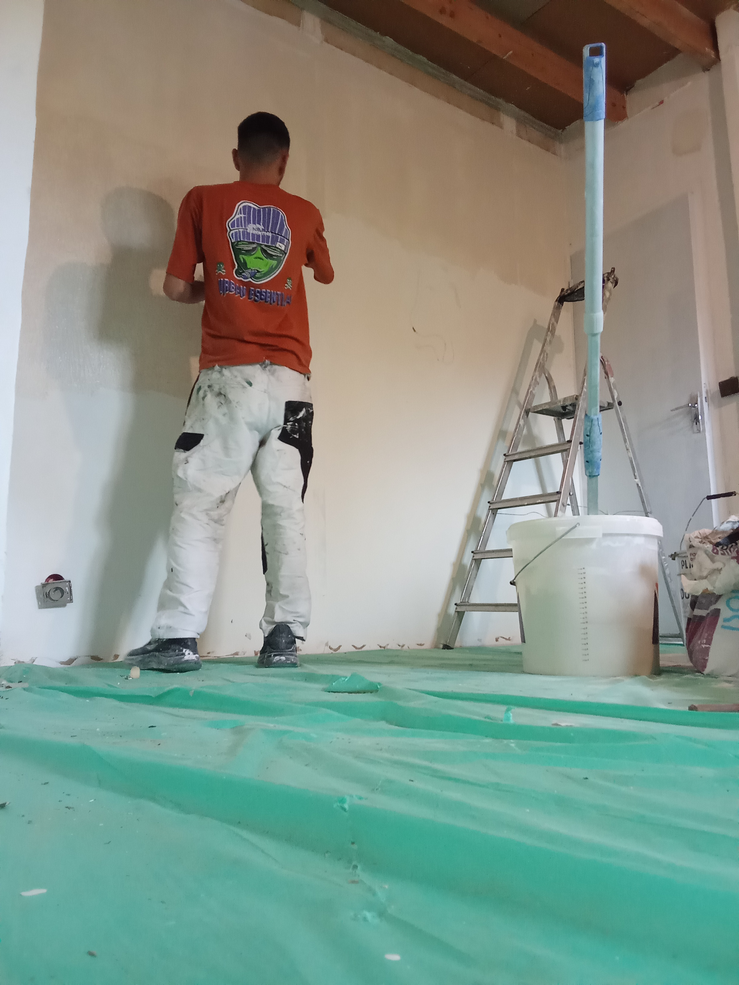 Travaux d'enduit et peinture disponible - Photo 1
