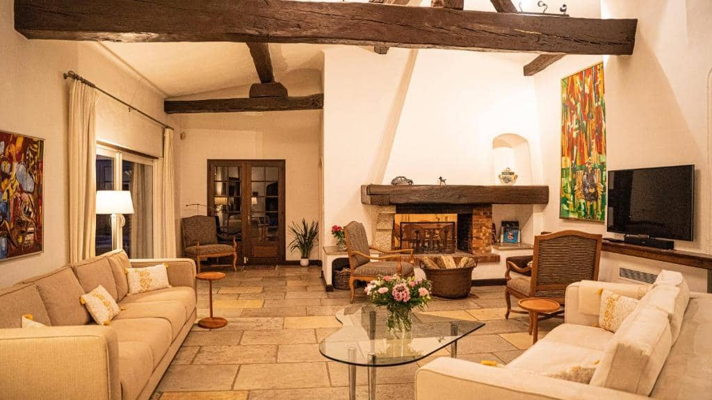 Villa Luxueuse 700 m² - Piscine, Tennis, Pétanque, Bar, Vue Mer