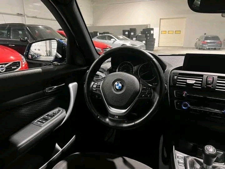 Je mets en vente mon BMW série 1 tout marche bien et ça roule bien - Miniature 6