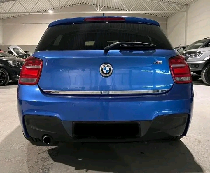 Je mets en vente mon BMW série 1 tout marche bien et ça roule bien - Miniature 4