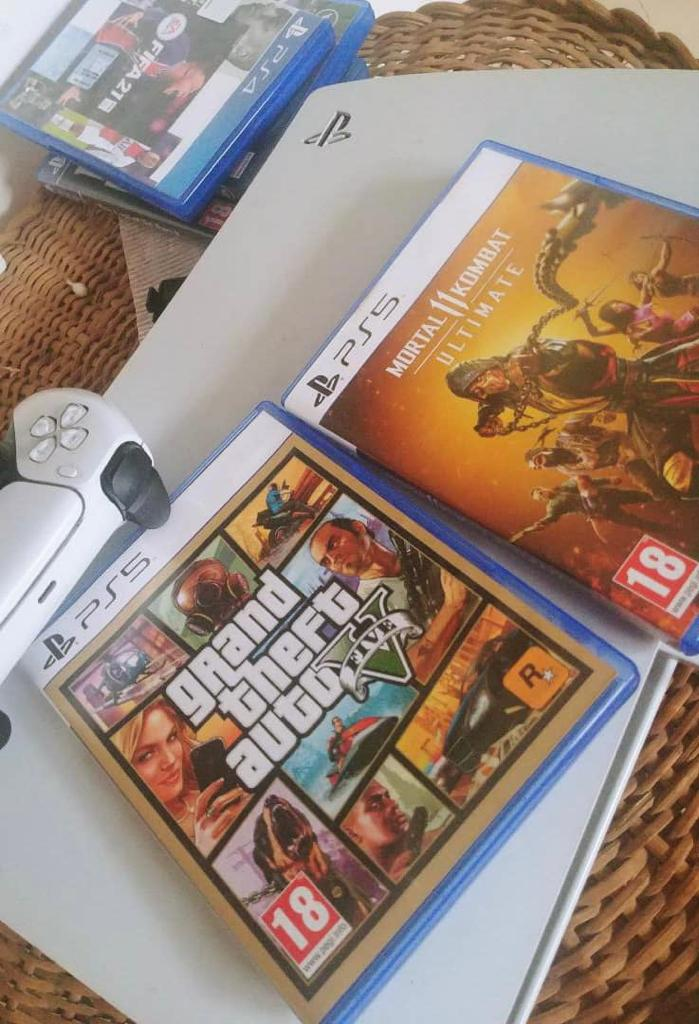 Play Station 5 - Miniature 2