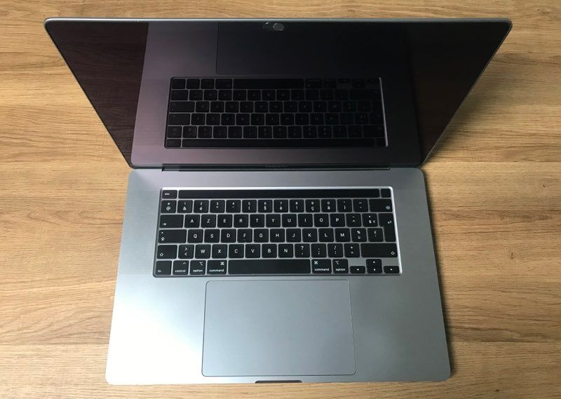 MacBook Pro 16 pouces - Miniature 2