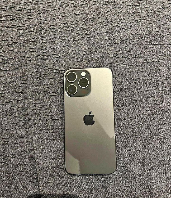 iPhone 15 Pro Max authentique