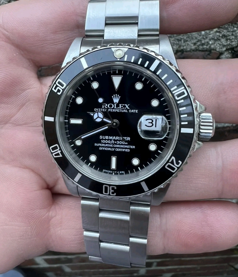 Montre d'origine Rolex SS Submariner pour hommes Ref # 16610 avec cadran à index noir et bracelet Oy