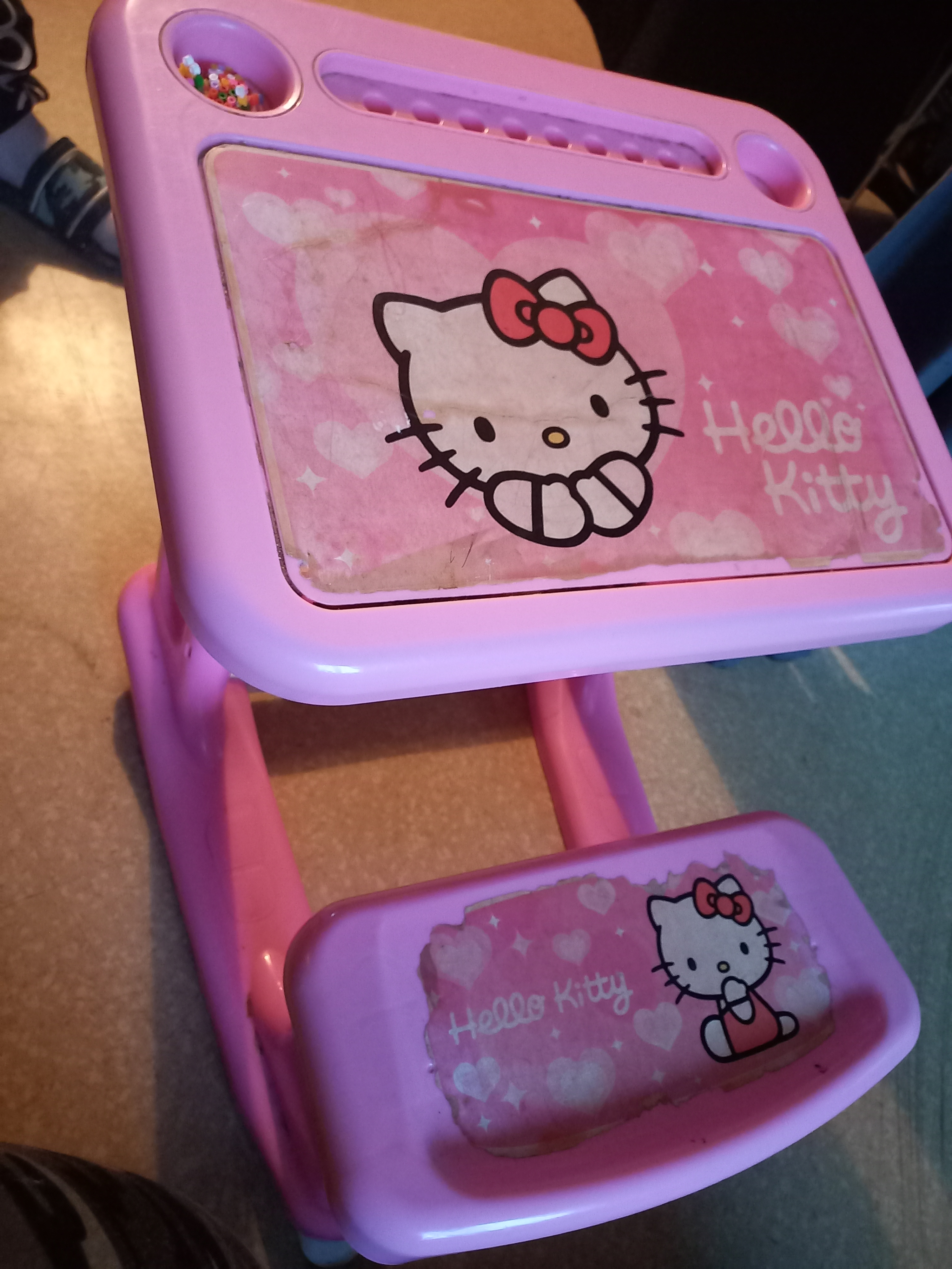 VEND BUREAUX ENFANT