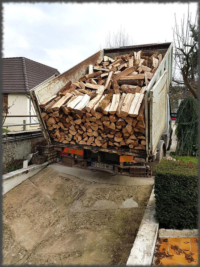 Bois de chauffage mi-sec en caisse métallique - 33 cm ou 50 cm