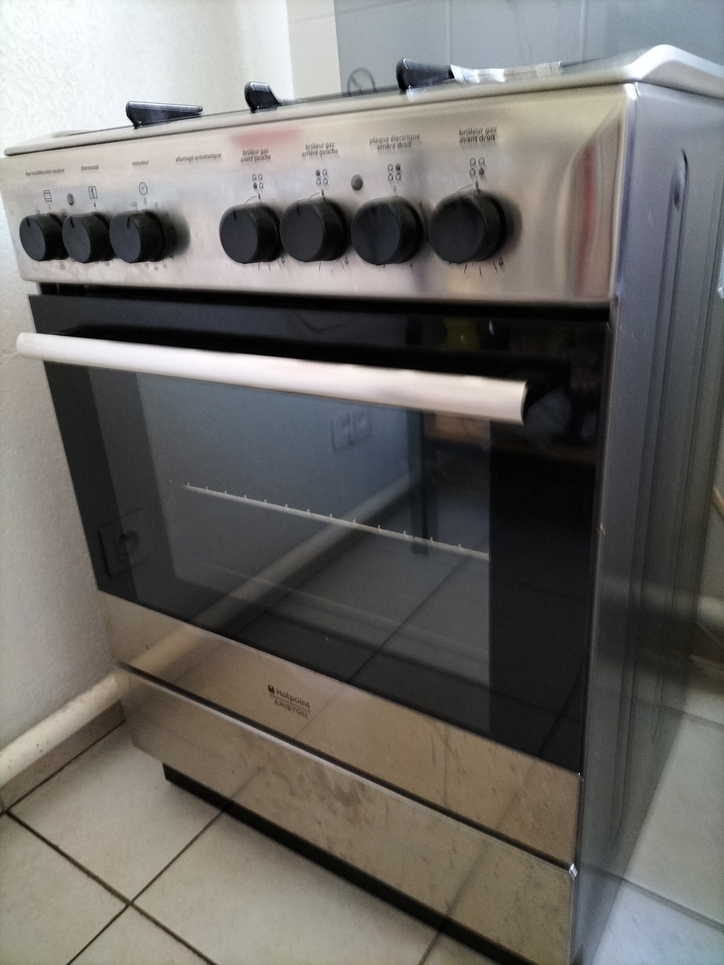 Cuisinière à gaz très bon état