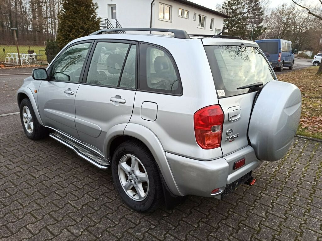 Toyota RAV4 - Miniature 2