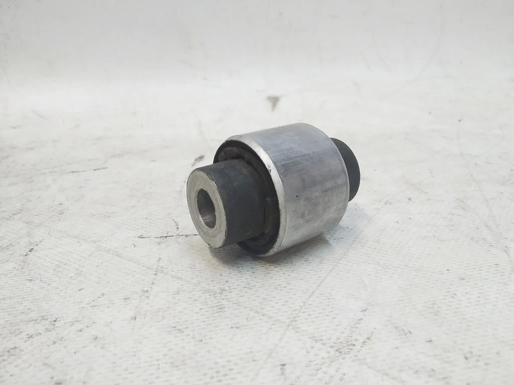 Silentblock levier avant inférieur transversal Tesla modèle Y 1044348-00-С