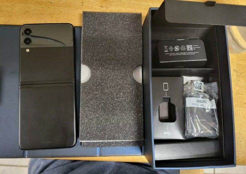Samsung Galaxy Z flip3 - Miniature 4