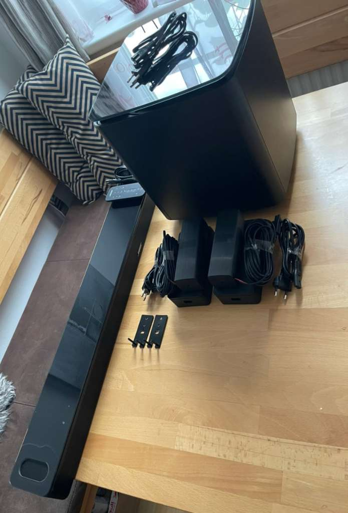 Bose Soundbar900 + Bose BassModul700 + Surround Speaker700