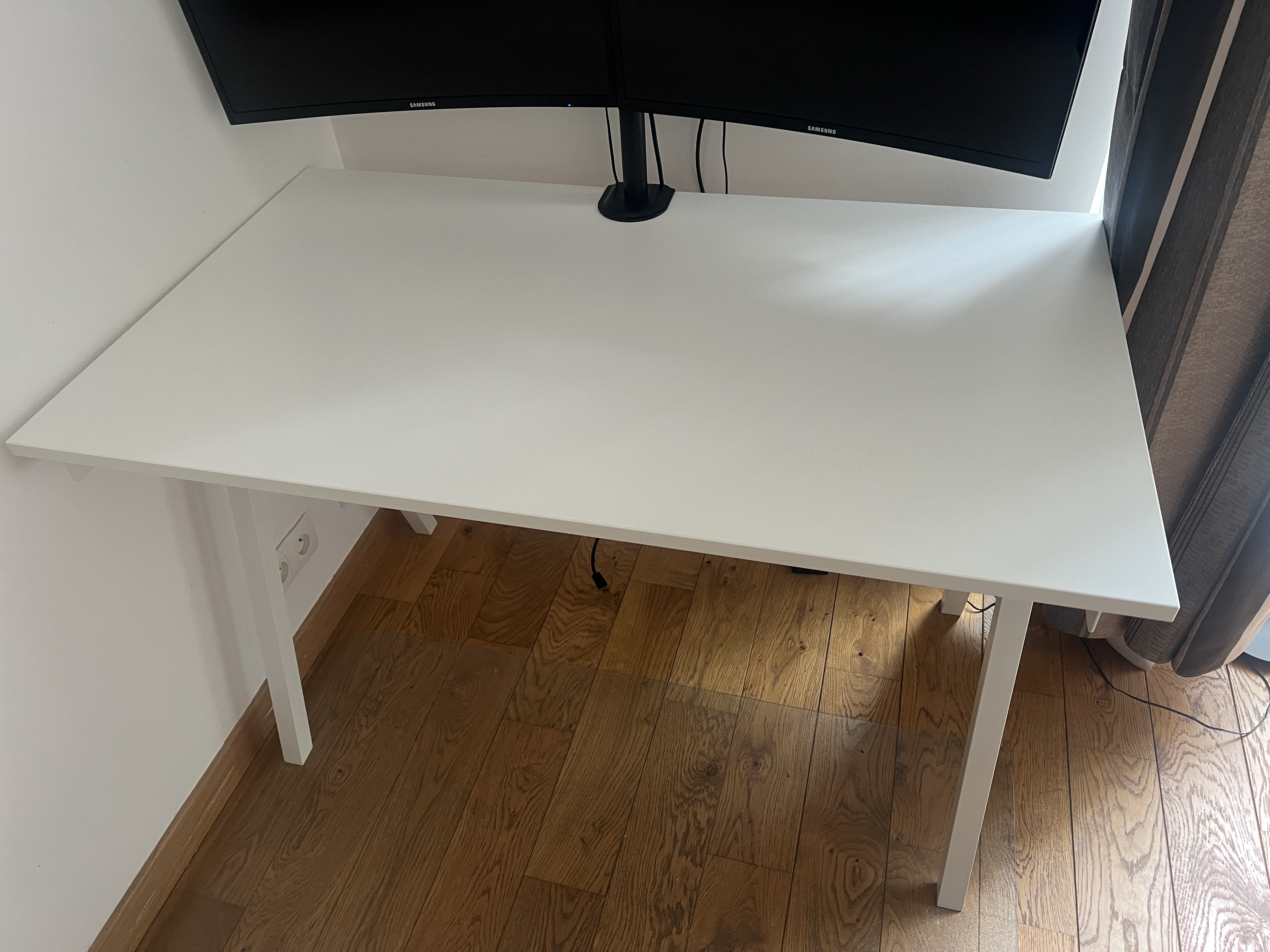 Bureau IKEA TROTTEN blanc