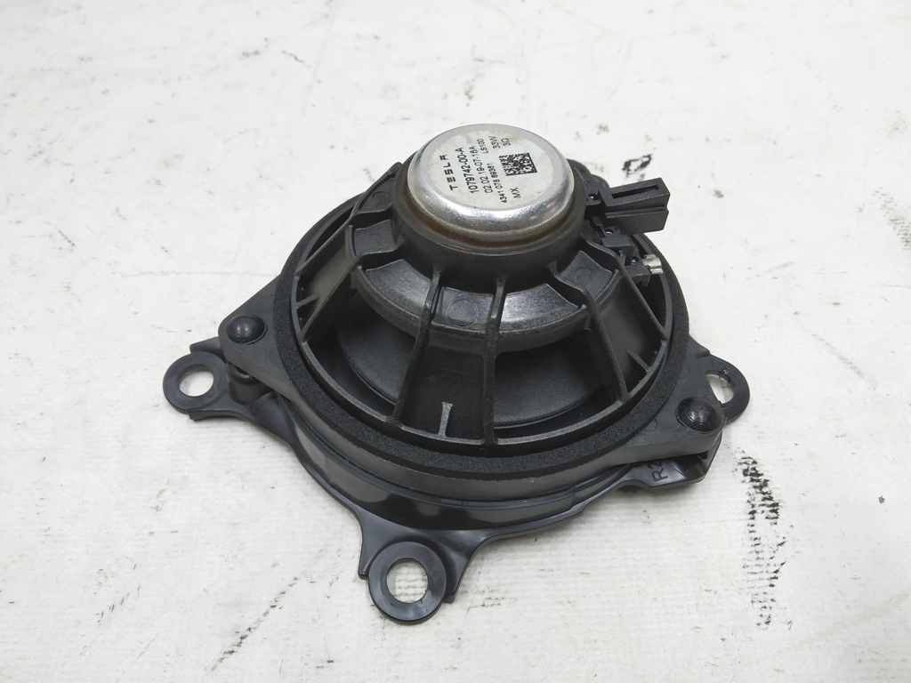 Carte haut-parleur porte arrière droite 100mm avec support Tesla 3
1079742-00-A