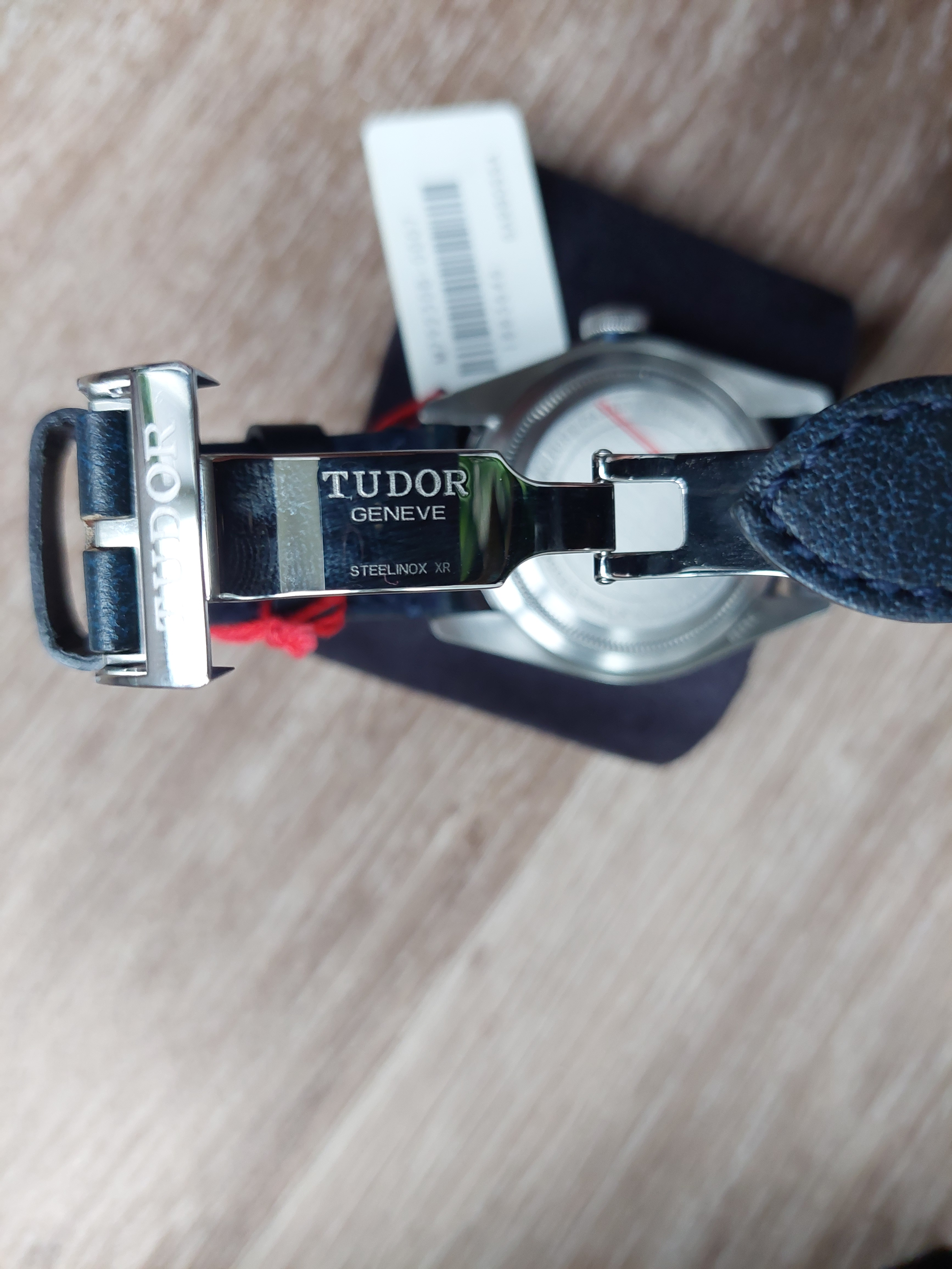 Montre Tudor Black BAY M79230B - État neuf