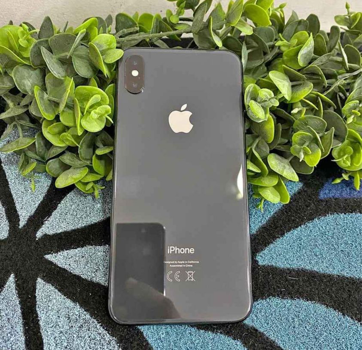 iPhone XS Max black avec boîte et accessoires