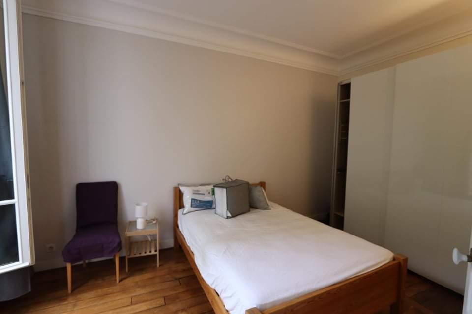 Chambre meublée avec douche privée - Miniature 2