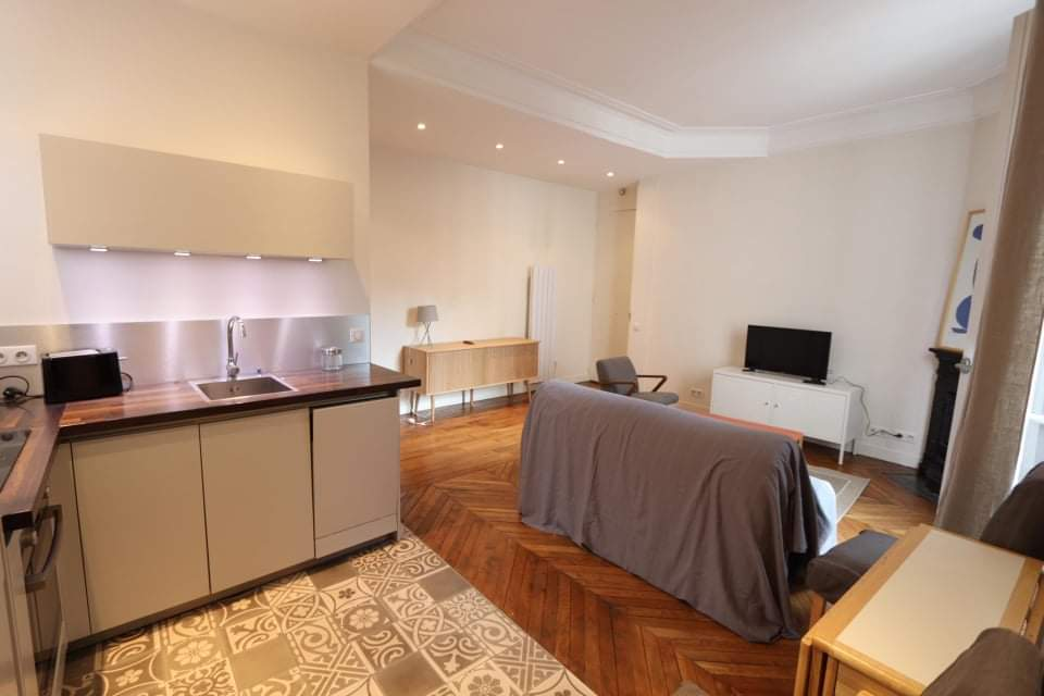 Chambre meublée avec douche privée