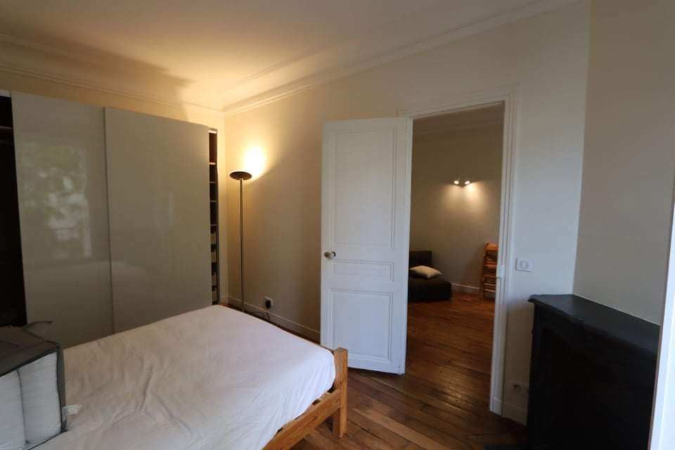 Chambre meublée avec douche privée - Miniature 4