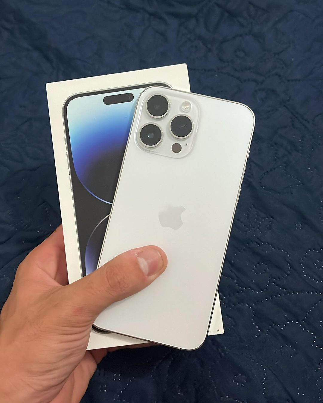 Iphone 15 pro max État Occasion Neuf 2 mois d'utilisation aucun
problème