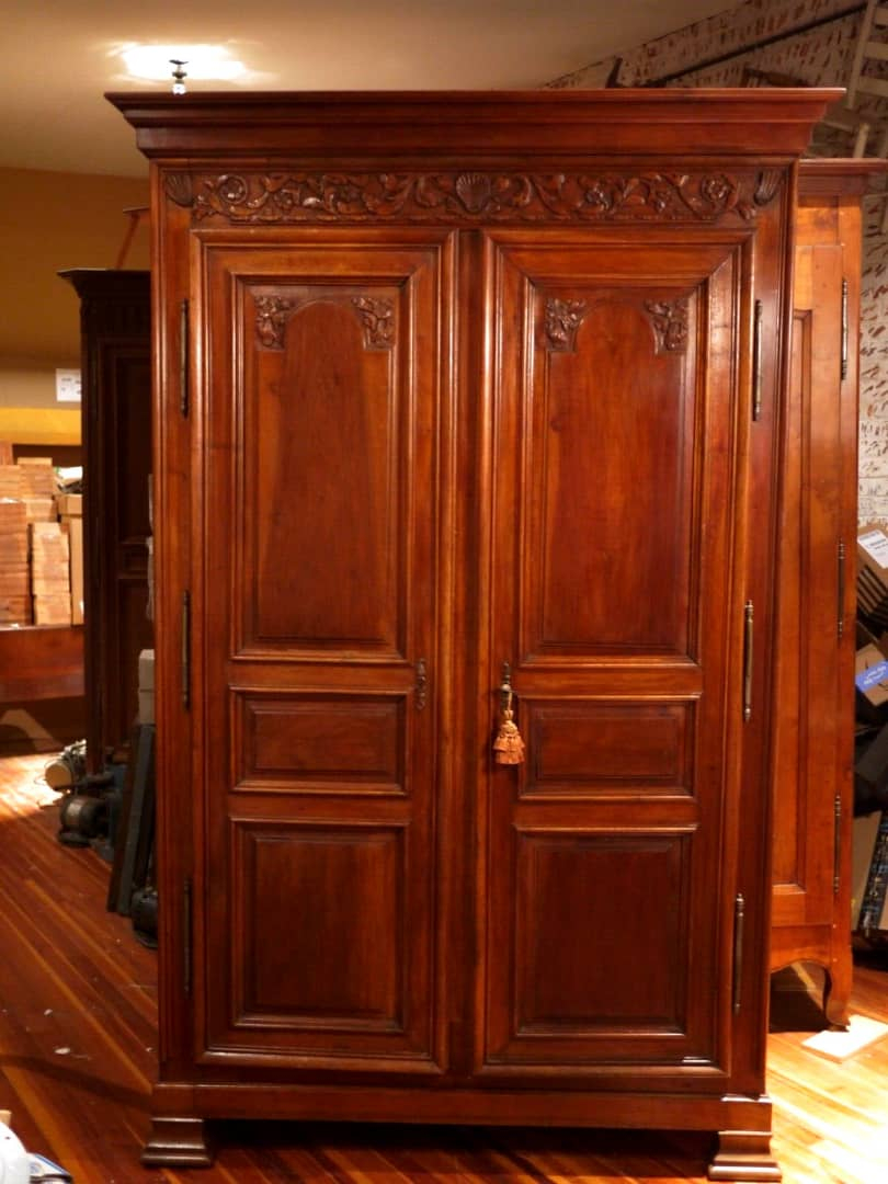 Antique Louis VI Style French Brass and Burl Walnut mirrored Wardrobe
/ Armoire