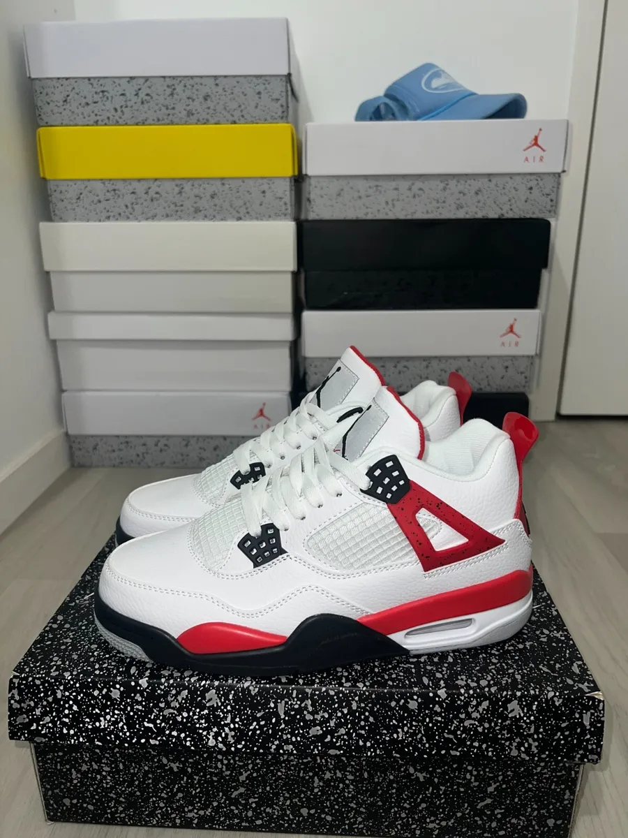 Jordan 4 Retro Rouge / Taille 42