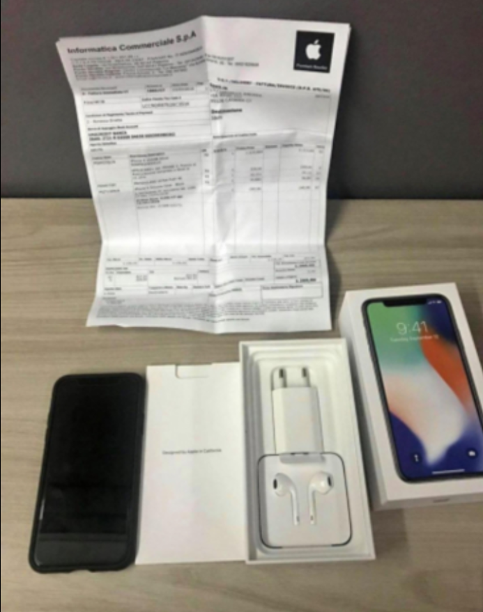 iPhone X en bon état.