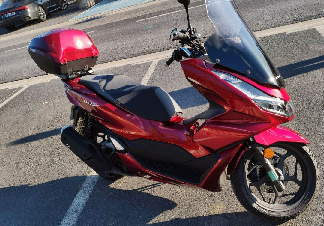 Scooter Pcx Honda 125
Année 2021 dernier modèle