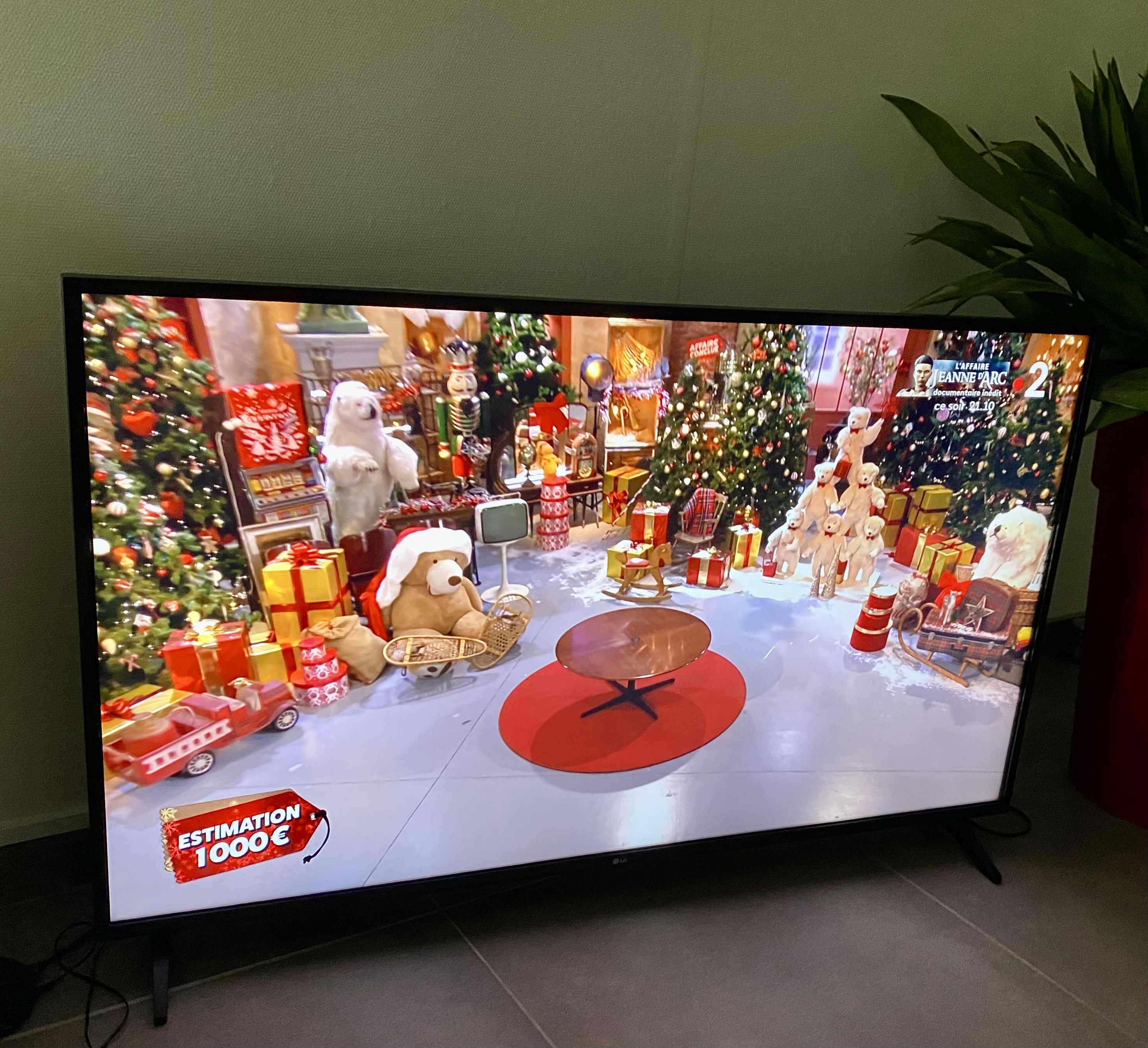 TV LG grand écran 139 cm