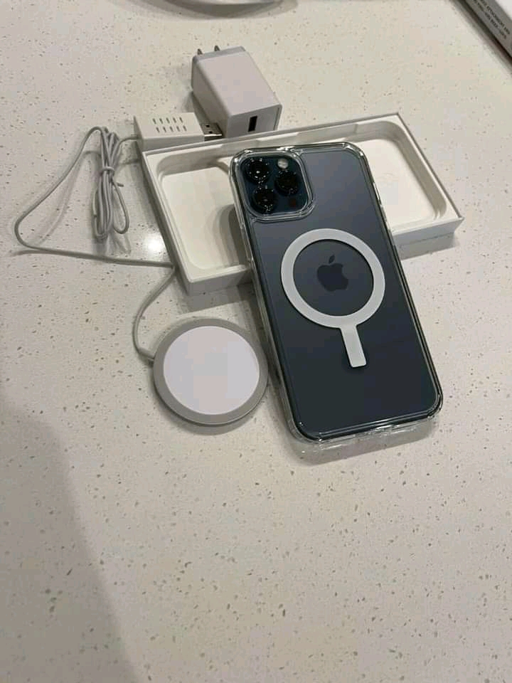 iPhone 12 pro max.