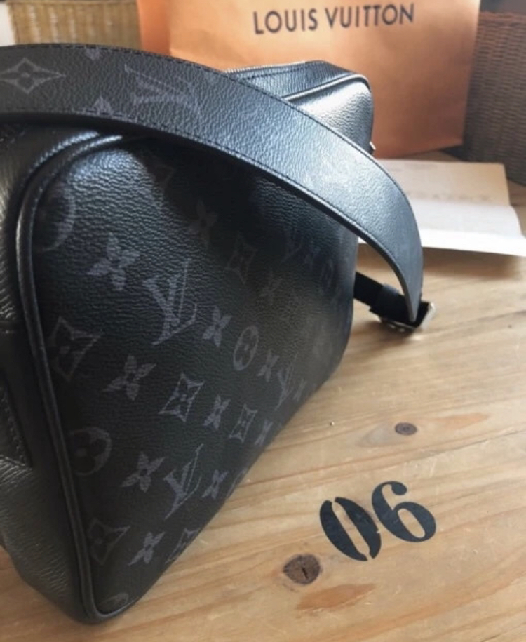 Sacoche Louis Vuitton : Élégance et Style - Miniature 3