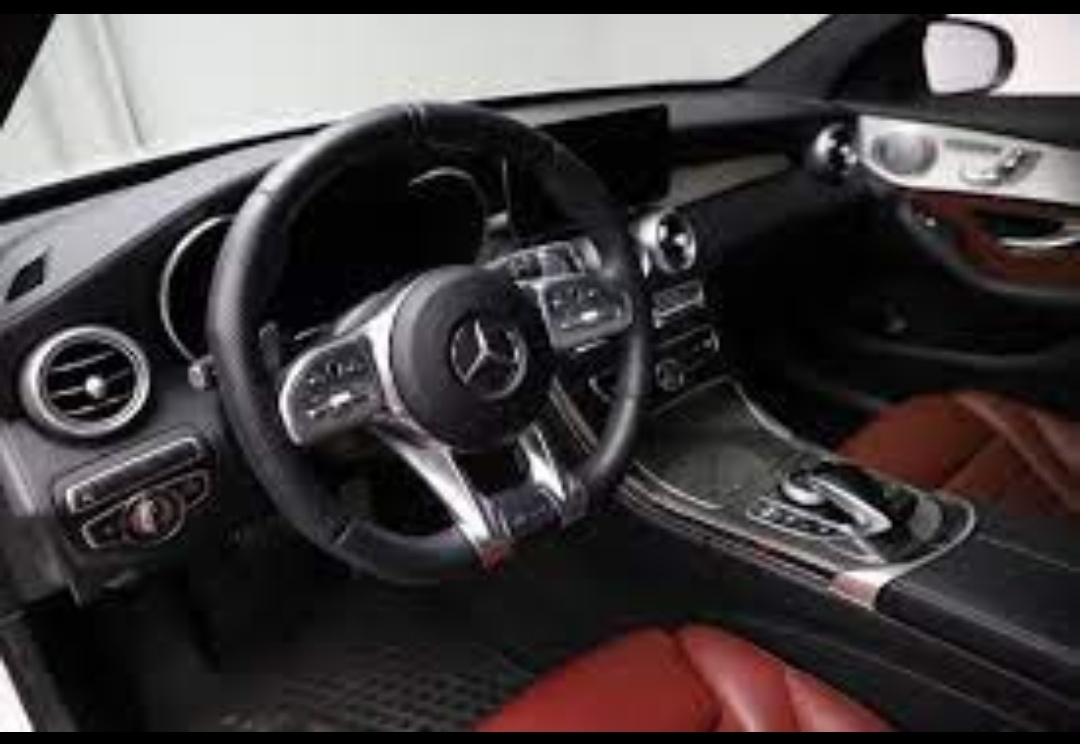 Mercedes benz C300 2019 - Miniature 2