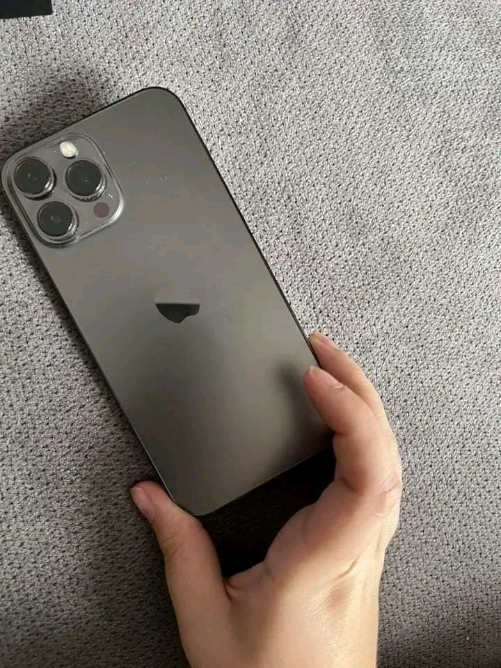 iPhone 13 Max pro