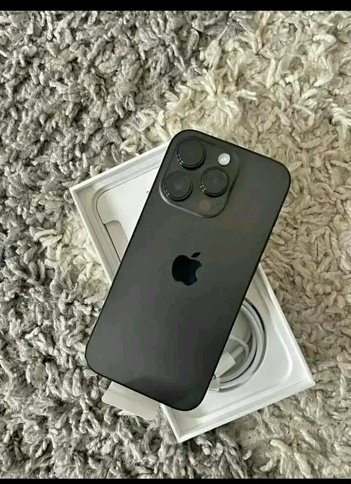 IPhone 14 pro max. .