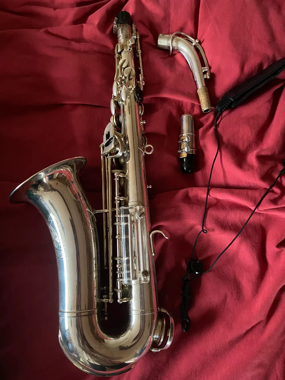un saxophone alto New king