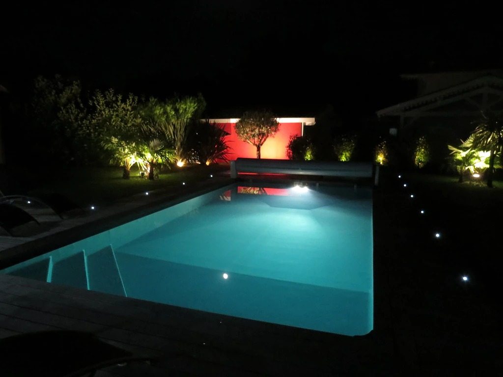 Belle maison moderne climatisée de plain pied à partir de 200€ / nuit