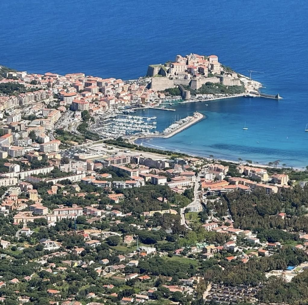 Superbe Appartement 2 pièces Calvi Centre L08 - Miniature 4