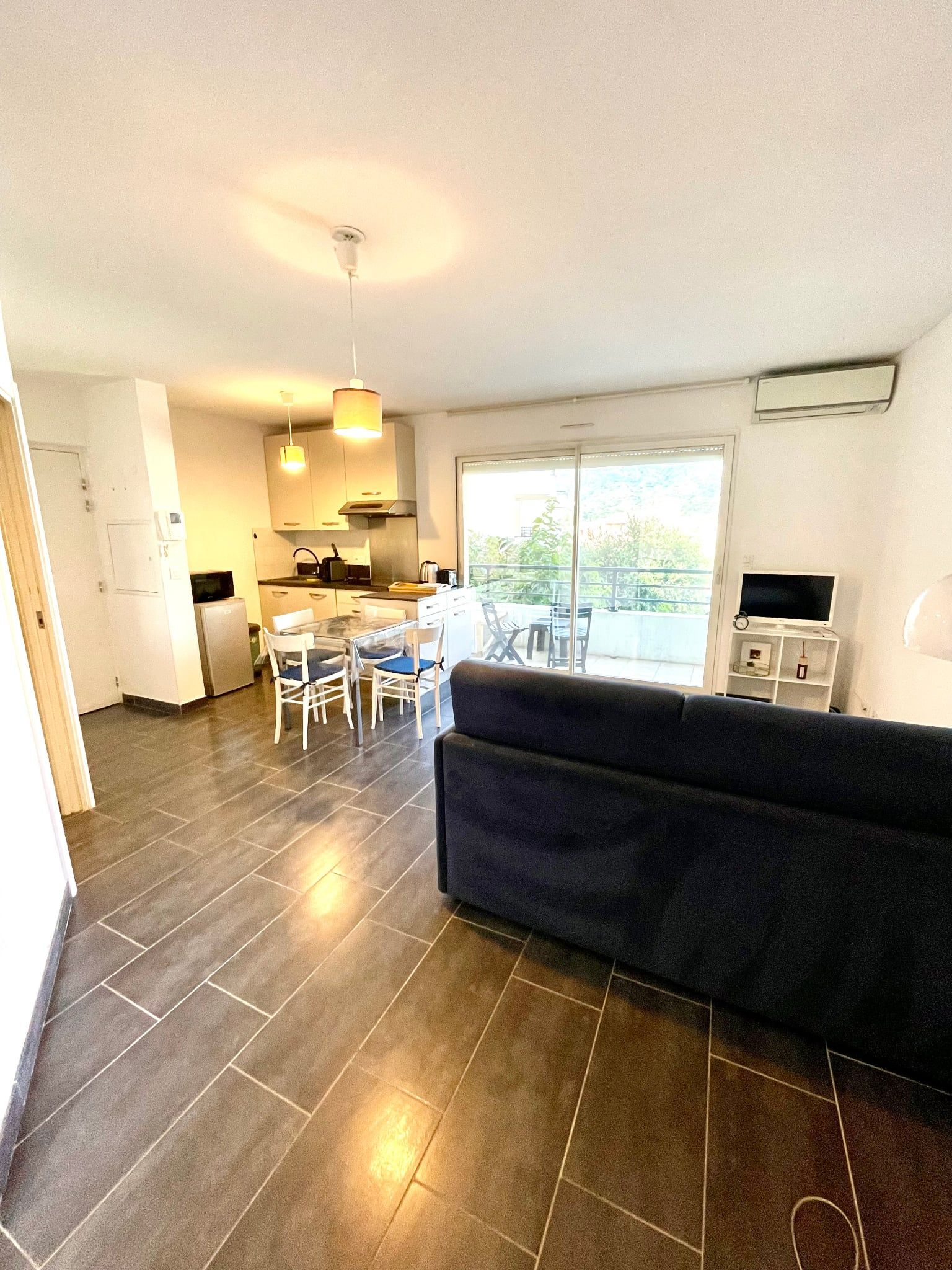 Superbe Appartement 2 pièces Calvi Centre L08 - Miniature 6