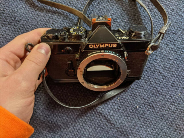 Olympus OM-1n avec objectifs