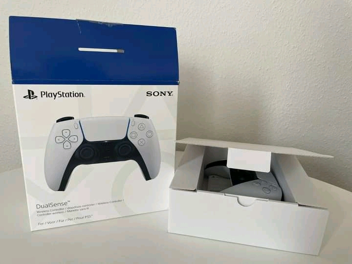 PlayStation 5 New - Miniature 2