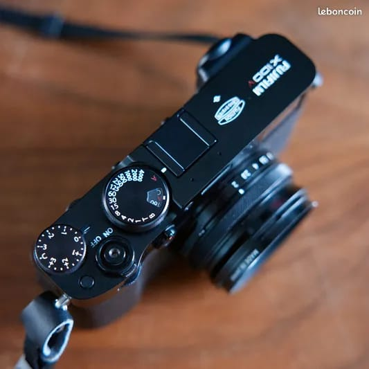 FUJIFILM ×100V