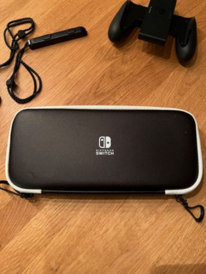 Nintendo Switch état tout neuf - Miniature 3