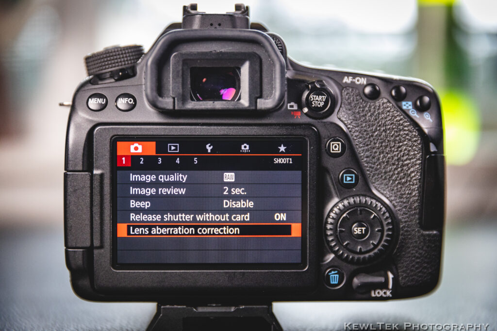 * je vends ma caméra photo canon EOS 80D de toute urgence * la caméra fonctionne très bien sans aucu