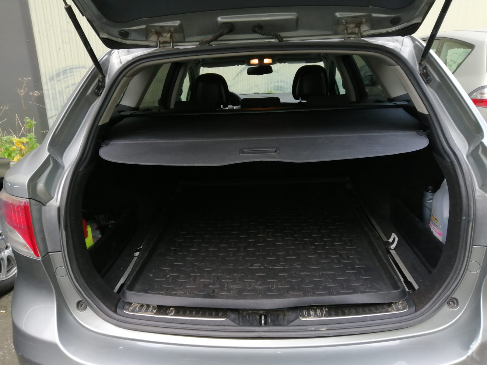 Toyota Avensis - Miniature 5