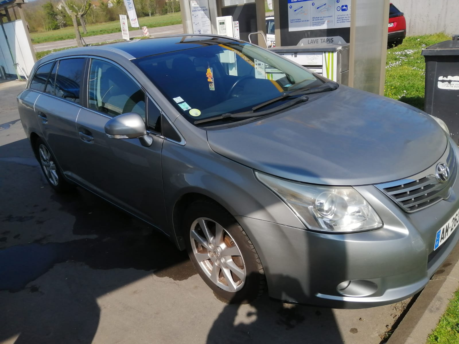 Toyota Avensis - Miniature 4