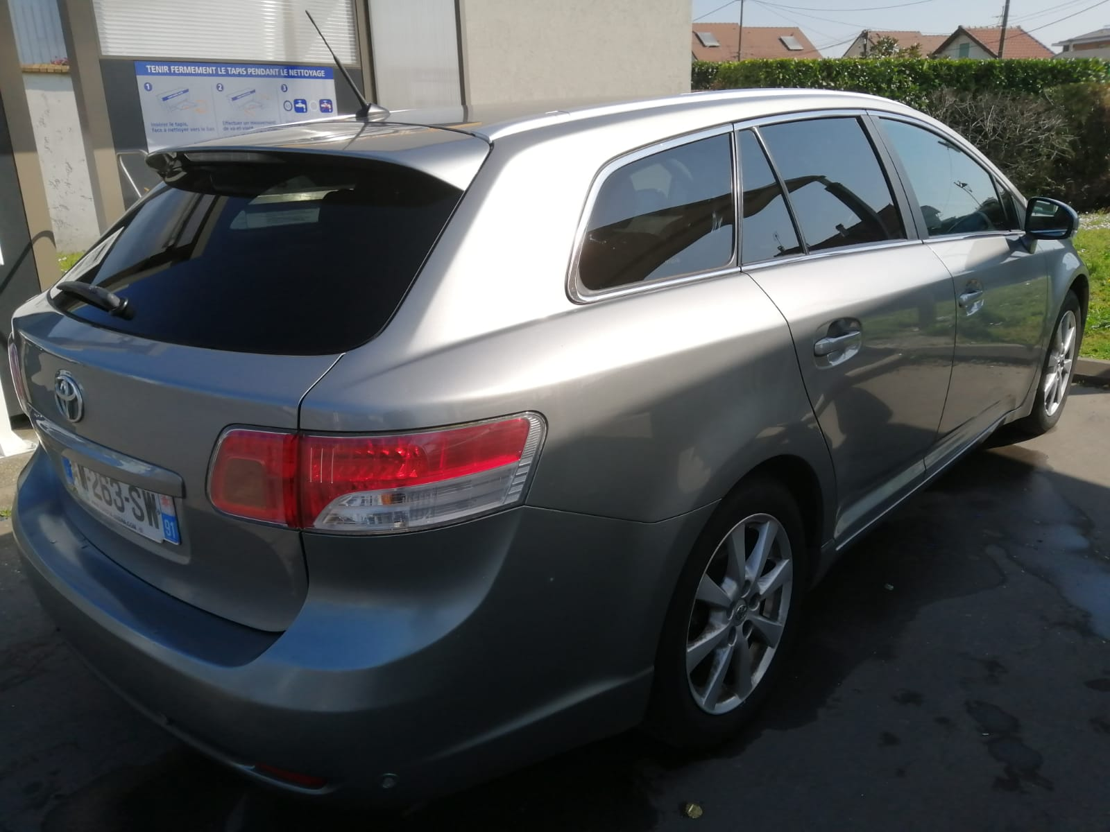 Toyota Avensis - Miniature 2
