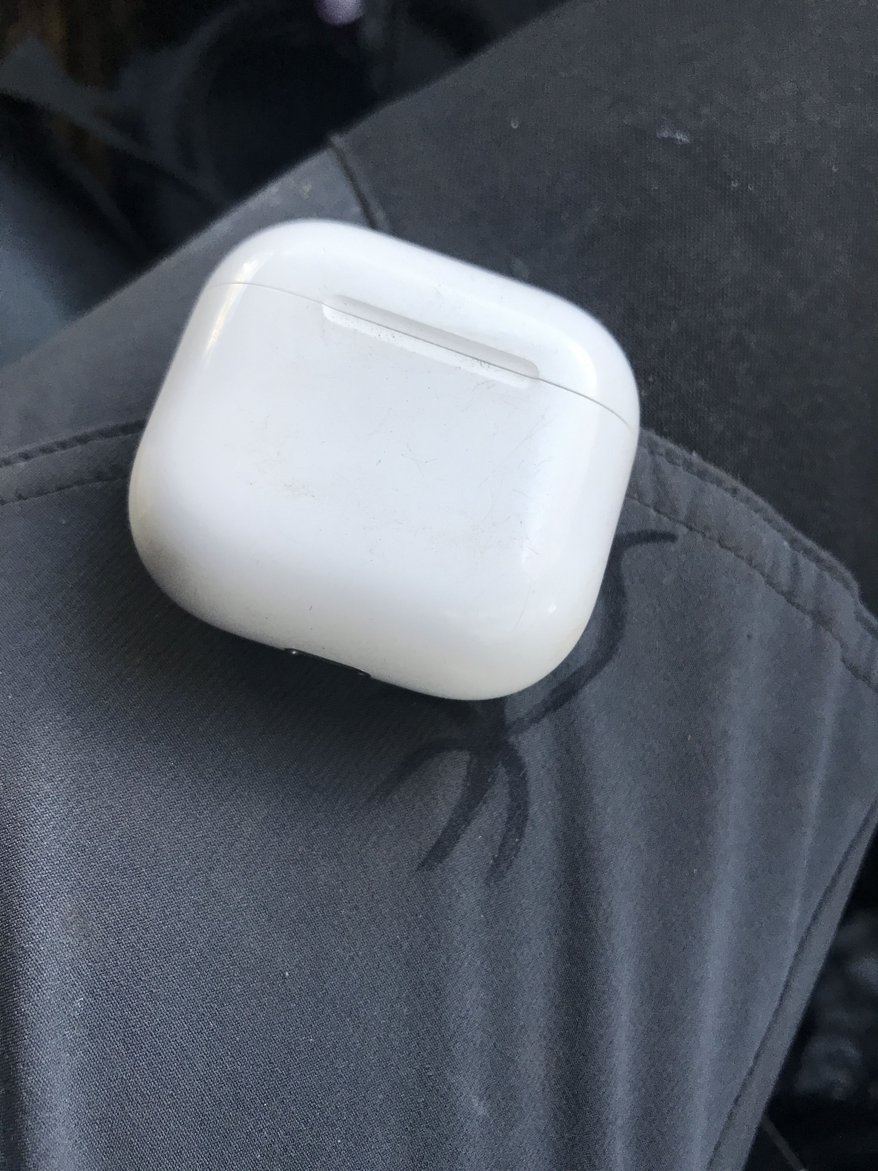 AirPods Pro 4 en excellent état - Miniature 2